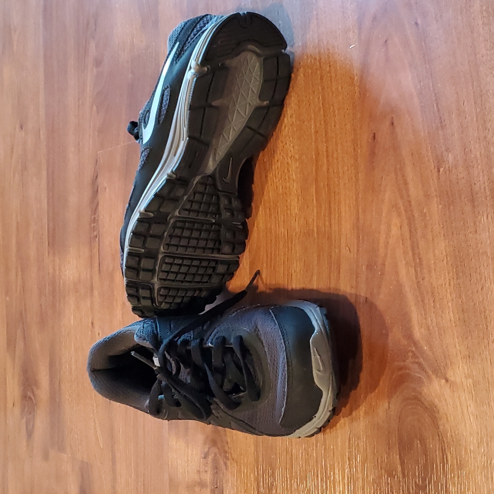 Nike Revolution 2 - Picture 3 of 4